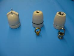 Portalampade E27 in porcellana con anello; 10mm; 3/8" e relativi anelli di sospensione.